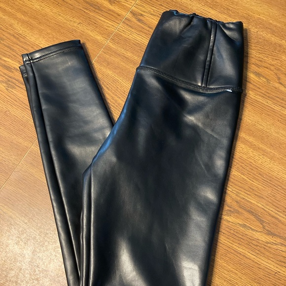 La Classe Courture Pants - La Classe Couture Women’s Pants.